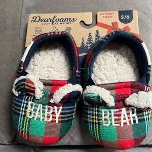 NWT Baby bear slippers